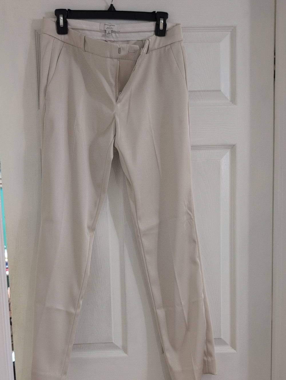 Banana Republic Straight-Leg Pants in Light Cream